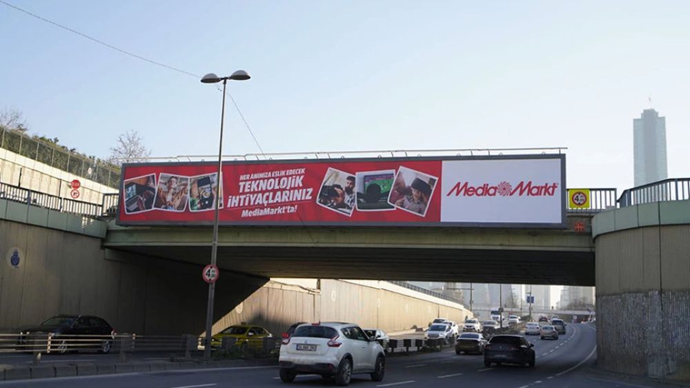 Üst Geçit Reklam ile Marka Bilinirliğinizi Zirveye Taşıyın